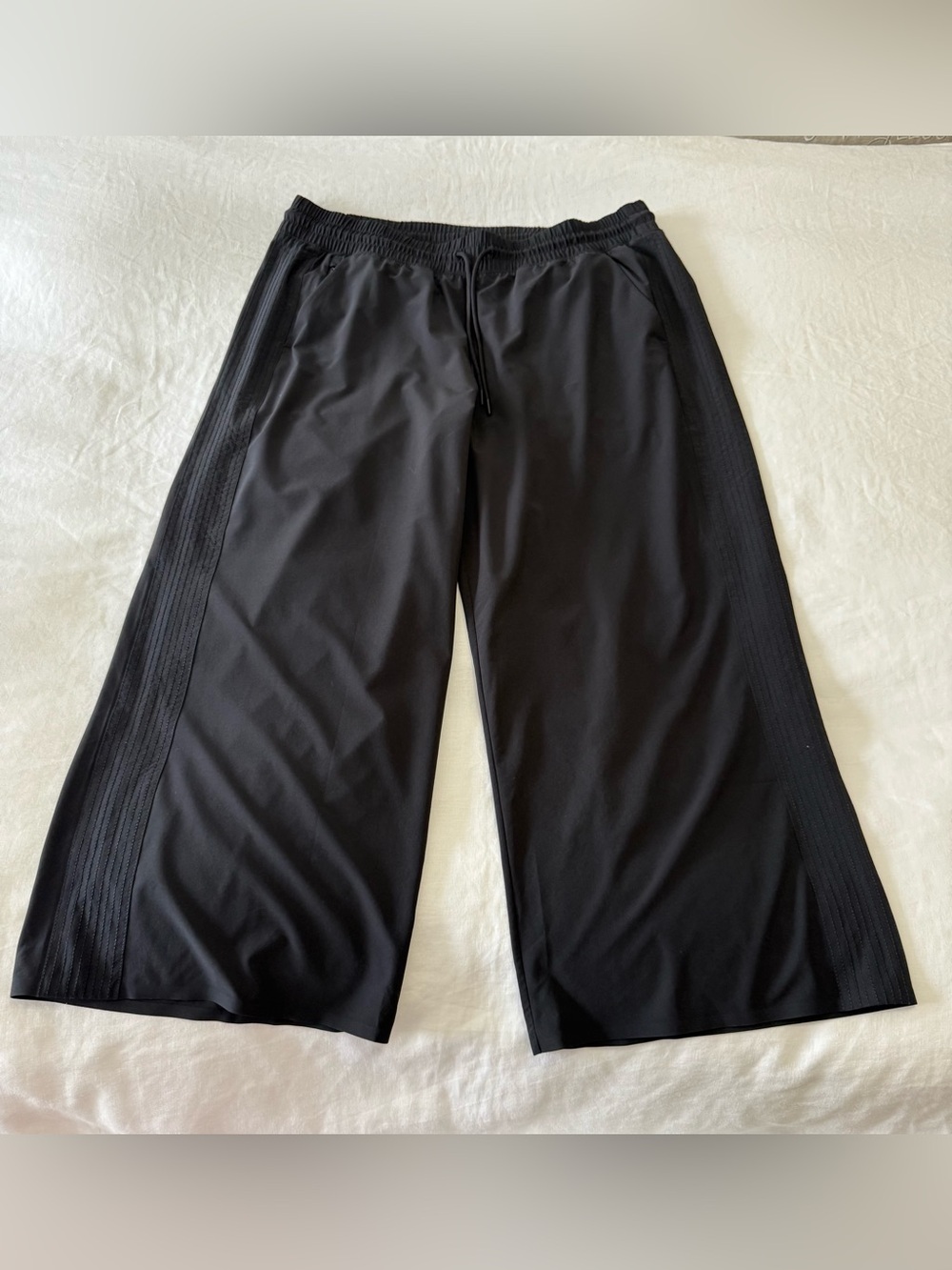 Athleta | Women’s 16 | Black Avenue Wide Leg Crop Pants Stretch Lightweight
